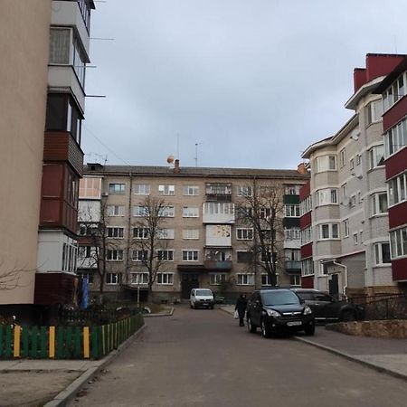 2-Х Комнатная Квартира Korosten Exterior foto