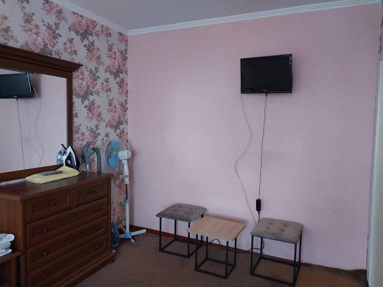 2-Х Комнатная Квартира Korosten Exterior foto