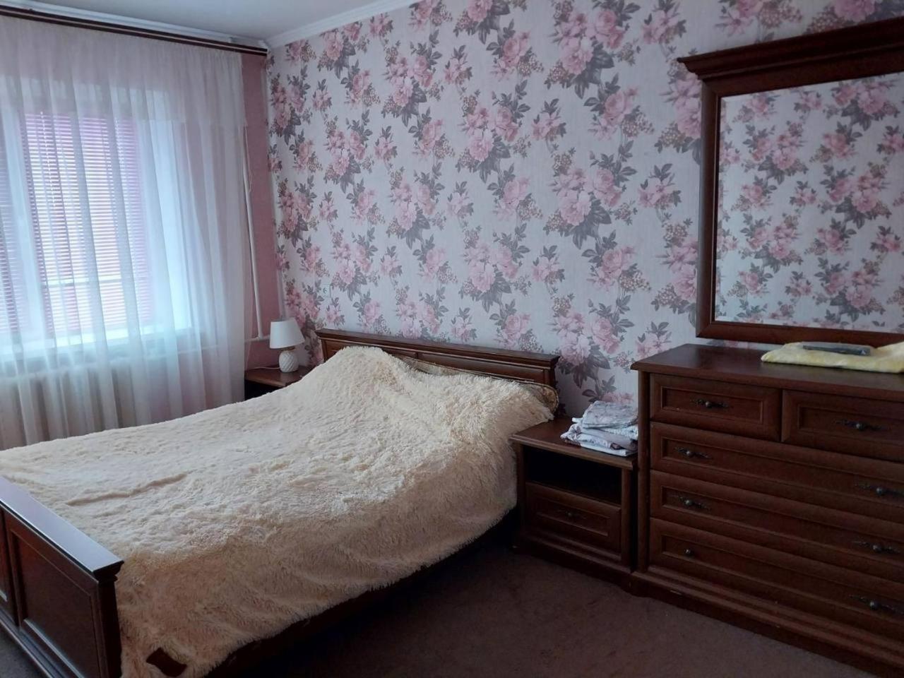 2-Х Комнатная Квартира Korosten Exterior foto